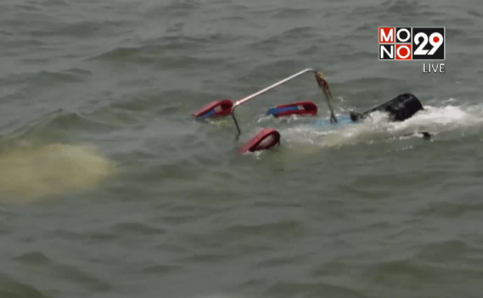 คลื่นซัดเรือสปีดโบทล่ม  จ. ชลบุรี