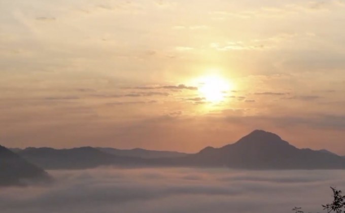 นักท่องเที่ยวแห่ชมทะเลหมอกภูทอก จ.เลย