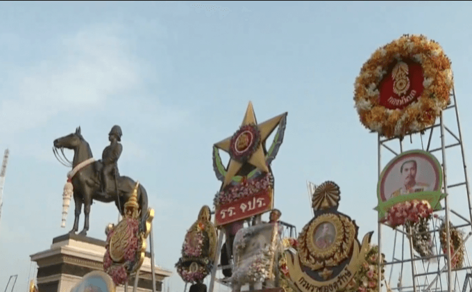 นายกฯ นำวางพวงมาลาวันปิยมหาราช