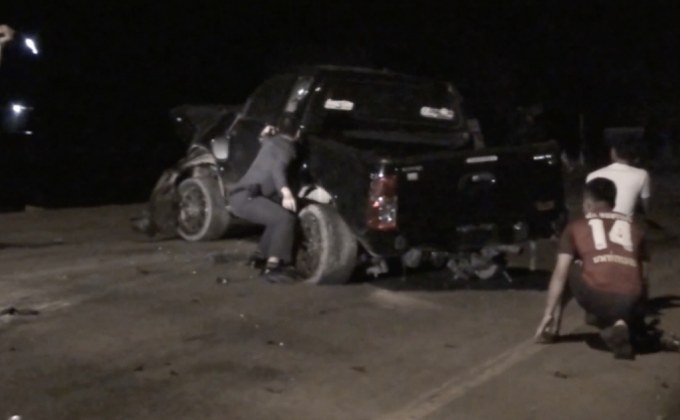 สกัดจับรถฝ่าด่านตรวจก่อนชนเสาไฟเสียชีวิต 2 คน