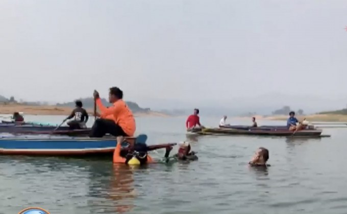 กู้ร่าง 5 ศพเรือล่มกลางอ่างเก็บน้ำเขื่อนสิริกิติ์ ได้แล้ว