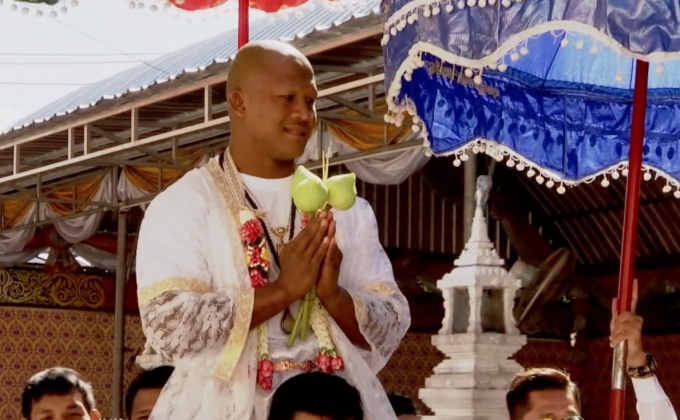 “บัวขาว” เข้าพิธีอุปสมบทถวายแด่ในหลวง ร. 9