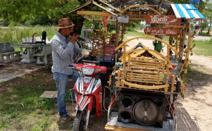 ​พ่อค้าไอติม ร้องคาราโอเกะเรียกลูกค้า