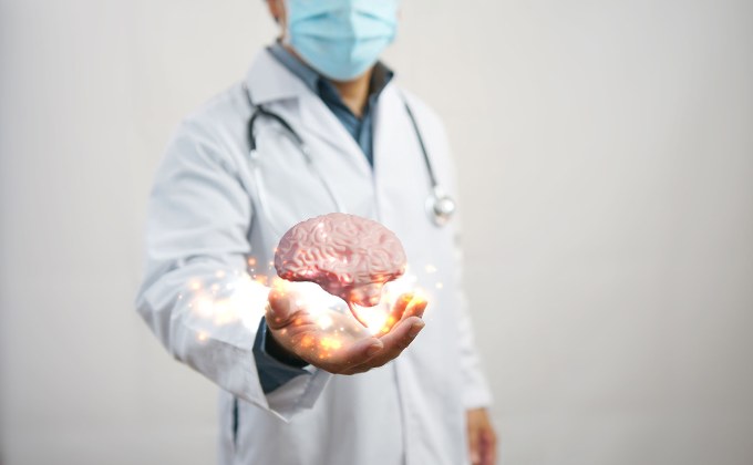 อัลไซเมอร์-พาร์กินสัน-หลอดเลือดสมอง 3 โรคร้าย ทำลายสมองแบบไม่รู้ตัว!!! เตือนคนไทยอย่าชะล่าใจ “สมองป่วยได้” และอาจเปลี่ยนชีวิตทั้งชีวิต