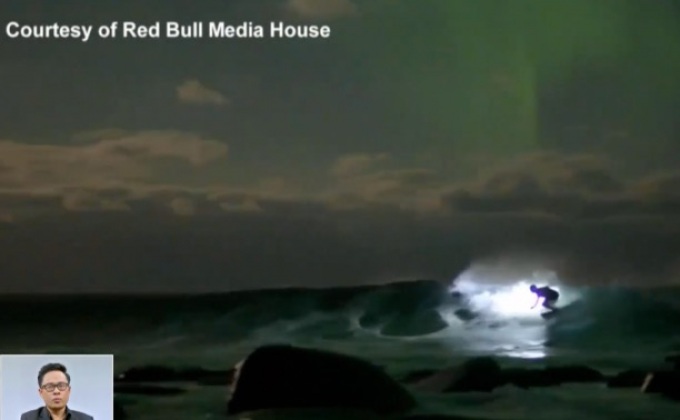 โต้คลื่นใต้แสงเหนือในนอร์เวย์