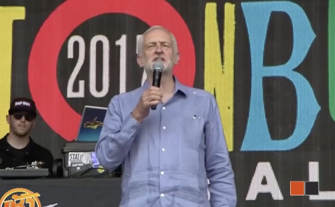 “เจเรมี คอร์บิน” ขึ้นเวทีเทศกาลดนตรีกลาสตันเบอรี