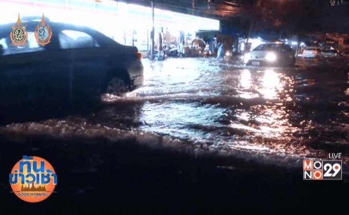 คนกรุงอ่วม! ฝนถล่มหนัก น้ำท่วมขังรอระบาย