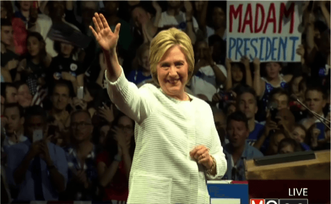 คลินตันประกาศชัยชนะในศึกชิงตัวแทนพรรคเดโมแครต