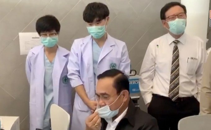 นายกรัฐมนตรี ตรวจเยี่ยม รพ.สนามแห่งแรก ขอบคุณทุกภาคส่วน