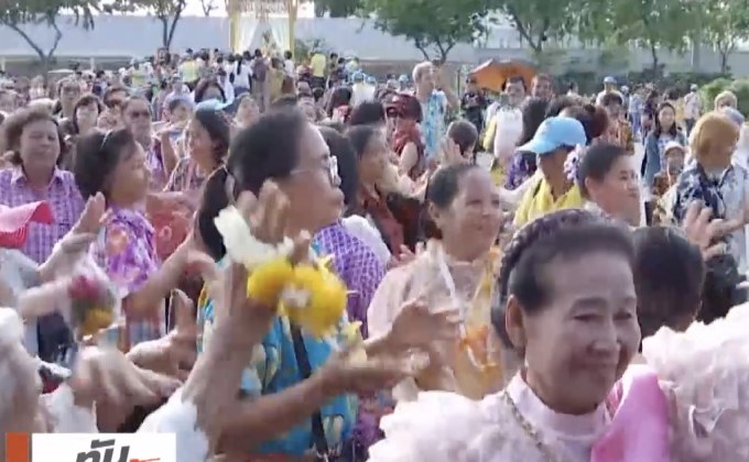 งาน “เถลิงศกสุขสันต์ มหาสงกรานต์ฯ” วันสุดท้ายคึกคัก