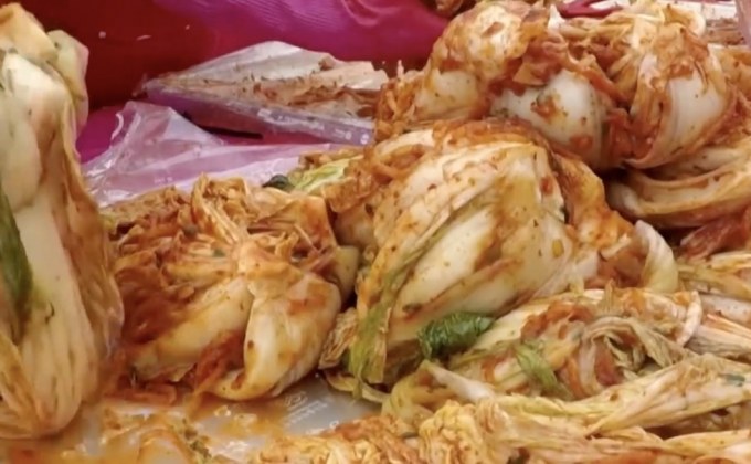 กิจกรรมทำกิมจิแจกผู้ยากไร้ในเกาหลีใต้