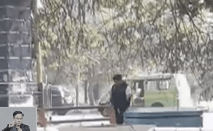 นาทีคนร้ายไล่แทงตำรวจอินโดนีเซีย