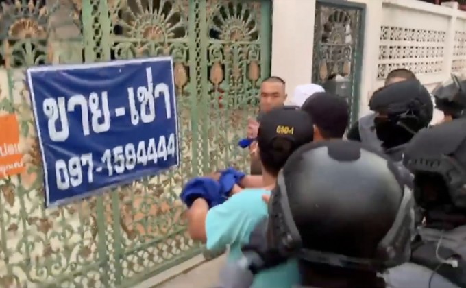 กองปราบคุมผู้ต้องหาคดีอุ้มฆ่าพี่ชายผู้พิพากษาชี้จุดทำแผน