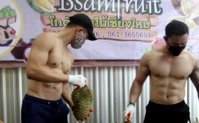เจ้าของยิมดังสู้วิกฤตโควิด -19 ขนนักกล้ามขี่บิ๊กไบค์ขายทุเรียน