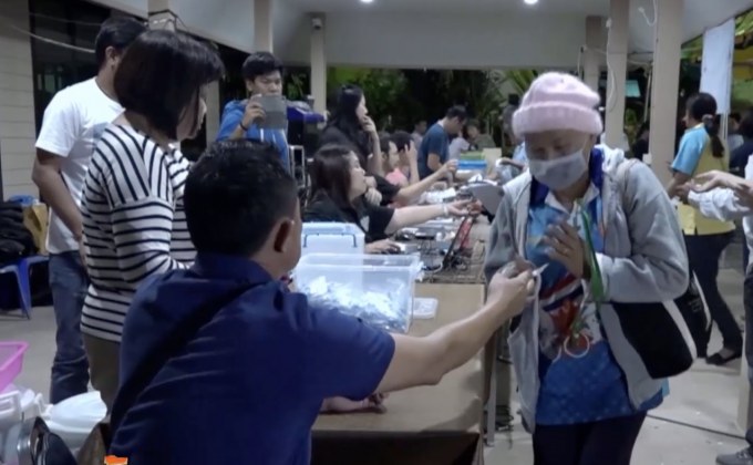 ผู้ป่วยมะเร็งยังคงรอรับแจกยาสมุนไพร