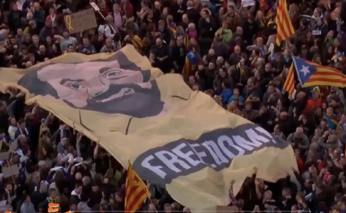 กลุ่มสนับสนุนการแยกตัวจากสเปนเรียกร้องปล่อยตัวอดีตผู้นำและรัฐมนตรี