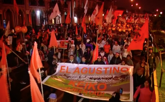 ชาวเปรูเดินขบวนคัดค้านการจับกุมตัวผู้นำพรรคฝ่ายค้าน