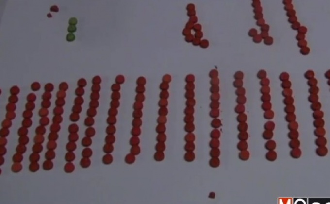 กลุ่มวัยรุ่นทำร้ายอาสาสมัครขณะตรวจยาเสพติด