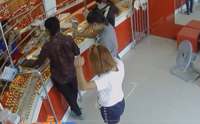 วงจรปิดจับภาพโจรสาวฉกทอง จ.ขอนแก่น