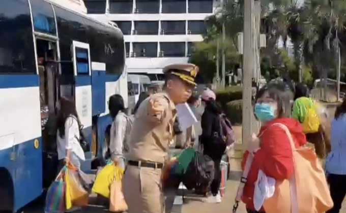 คนไทยจากอู่ฮั่นกลับภูมิลำเนา