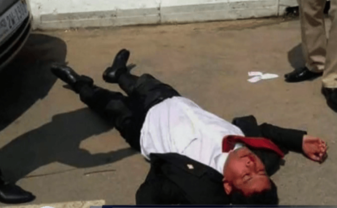 ผู้ประท้วงสนับสนุนรัฐบาลตี ส.ส.ฝ่ายค้านกัมพูชา