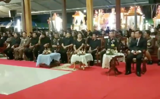 ประชาชนร่วมงานบำเพ็ญกุศลศพ “จ่าแซม”