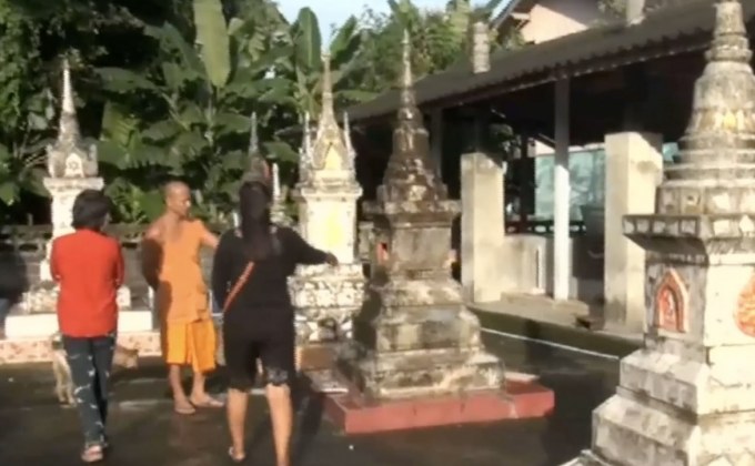 โจรแอบเข้ามาทุบเจดีย์เก็บอัฐิขโมยโกศทองเหลือง