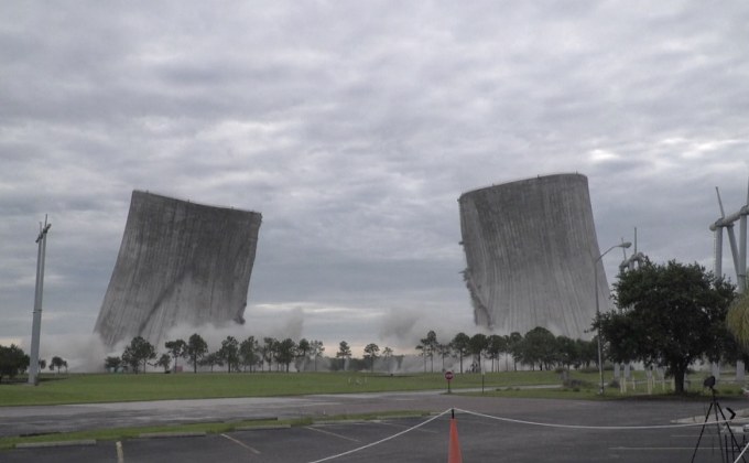 10 วินาทีทำลายอาคารระบายความร้อนในสหรัฐฯ