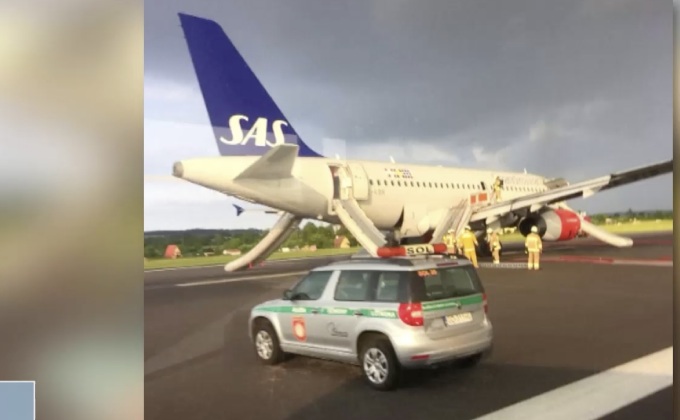 เครื่องบินสแกนดิเนเวียนจอดฉุกเฉินที่โปแลนด์