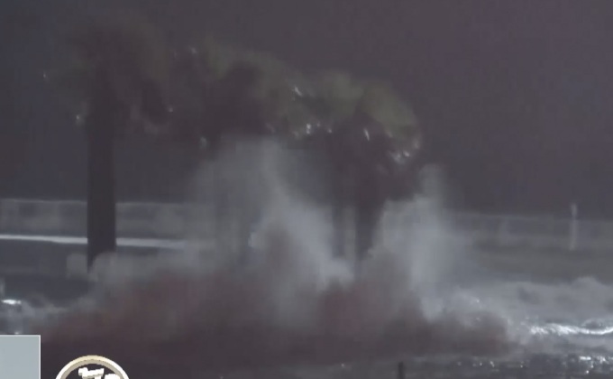 เฮอร์ริเคนเนตอ่อนกำลังเป็นพายุดีเปรสชั่น