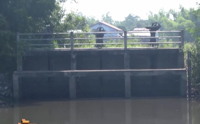 พิจิตรปิดประตูระบายน้ำเร่งกักเก็บไว้ใช้หน้าแล้ง