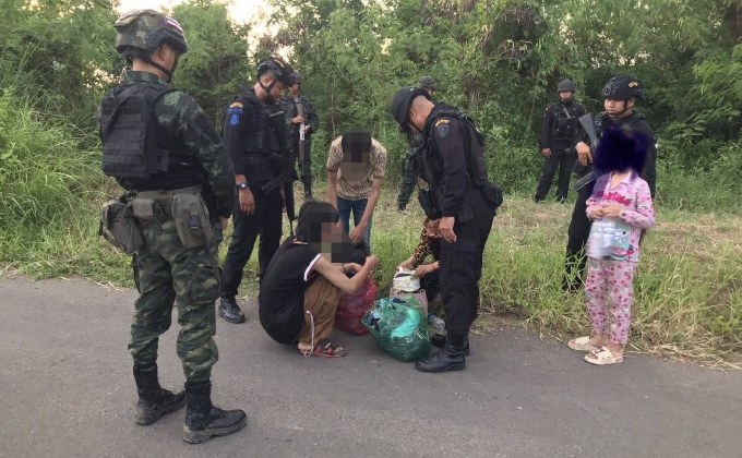 สกัดจับ 2 ครอบครัวกัมพูชา หนีความอดอยาก ลอบเข้าไทย หวังกลับมาทำงาน