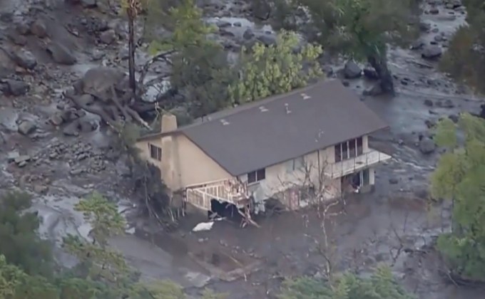 เจ้าหน้าที่เร่งช่วยเหยื่อโคลนถล่มแคลิฟอร์เนีย