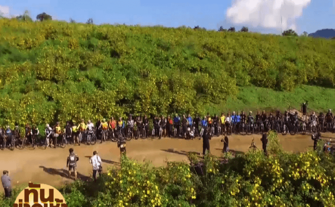 นักปั่นจักยาน ระดมเงินจัดซื้อเสื้อดำ แจกฟรี!