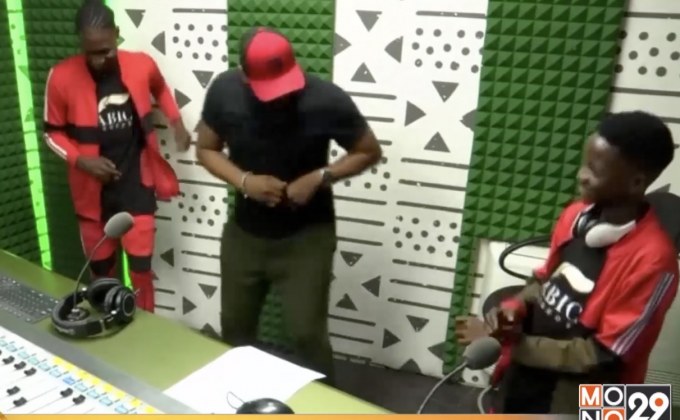 ​วัยรุ่นจากย่านแออัดไนจีเรีย กลายเป็นศิลปินชั่วข้ามคืน