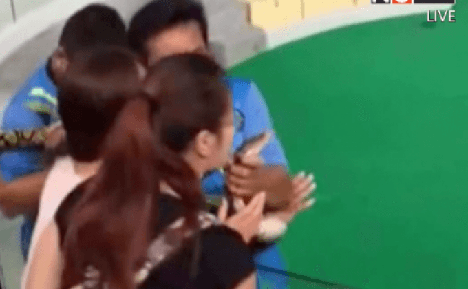 นักท่องเที่ยวจีนถูกงูเหลือมกัดจมูก