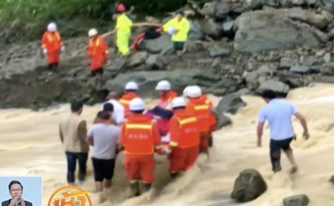 จีนเผชิญพายุฝนและทอร์นาโด