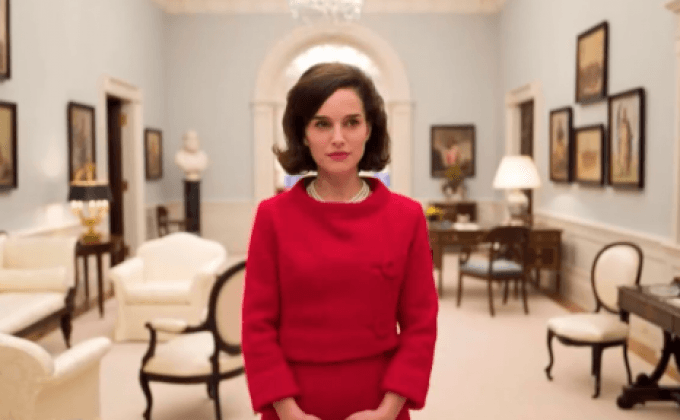 นักวิจารณ์แห่ชมหนังประวัติ “แจ็กกี้ เคนเนดี้” ย้ำ ควรค่าแก่การดูสุดๆ