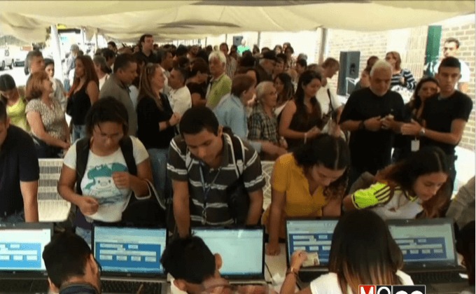 ชาวเวเนซุเอลาสนับสนุนยื่นถอดถอน ปธน.