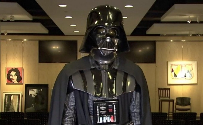 ประมูลชุด “ดาร์ธ เวเดอร์” คาดราคาสูงถึง 64 ล้านบาท