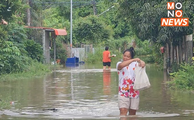 สุโขทัยอ่วม! น้ำยมทะลักท่วมบ้านเรือน ปชช.เดือนร้อนขนของหนีจ้าละหวั่น