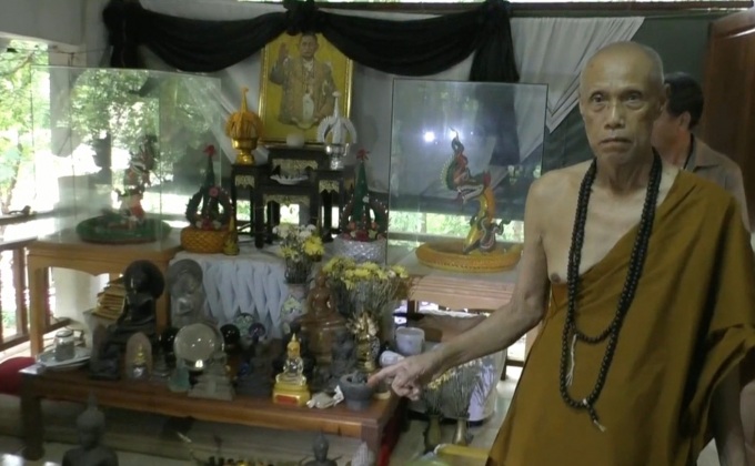 อ้างชื่อทหารยศพล.อ.บุกยึดทรัพย์สินวัดดังนครพนม