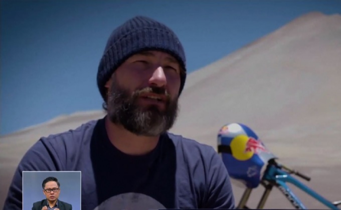 นักปั่นออสเตรียทำสถิติขี่จักรยานเสือภูเขาบนพื้นกรวด