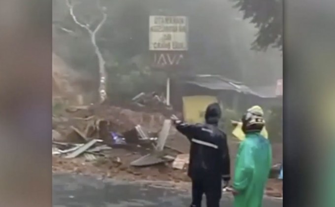 ​จังหวัดชวาตะวันตกของอินโดฯ เผชิญน้ำท่วม-ดินถล่ม