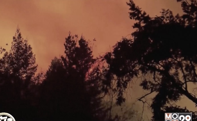 ไฟป่าในรัฐแคลิฟอร์เนียยังลุกลามต่อเนื่อง