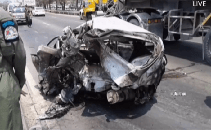 เตรียมสอบปากคำคนขับเบนซ์ชนท้ายฟอร์ด