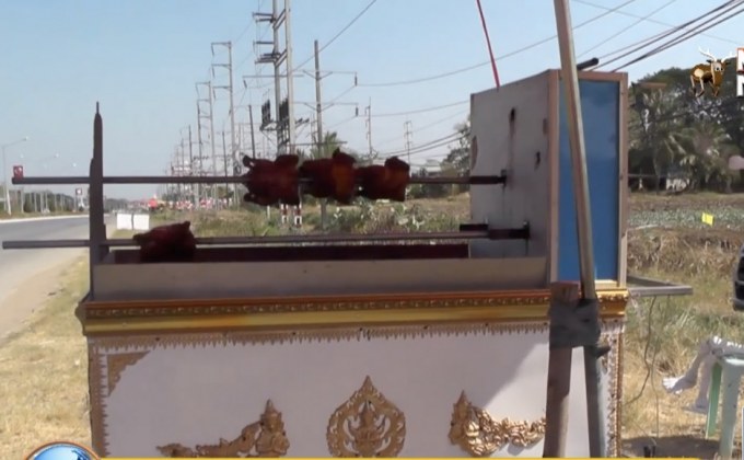 ไก่หมุนโลงศพไอเดียแปลกทำเงิน