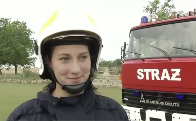 เด็กหญิงนักผจญเพลิงในโปแลนด์