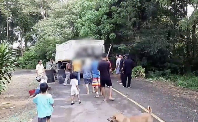 เร่งติดป้ายเตือน “ระวังช้างป่า” หลังถูกรถพ่วงชนตาย