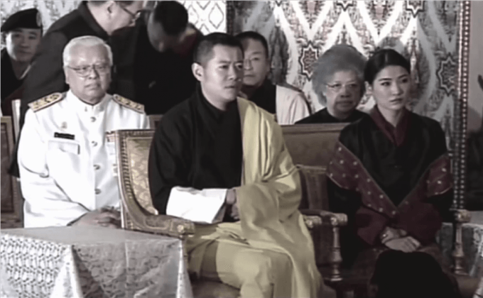 กษัตริย์จิกมี-พระราชินีแห่งภูฏาน ถวายราชสักการะพระบรมศพ
